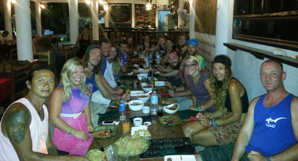 malapascua restaurant the craic house