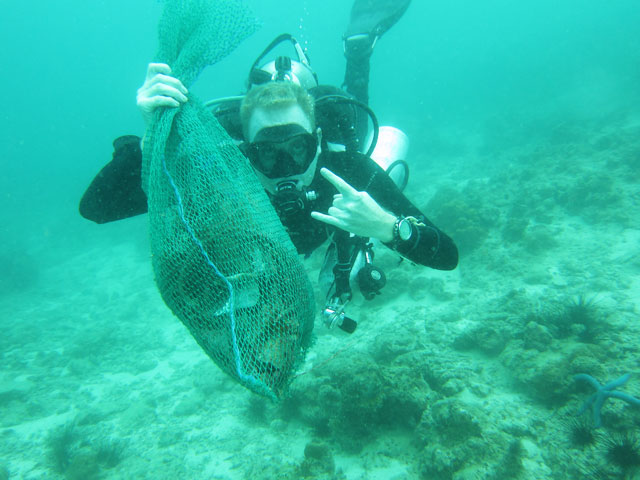 malapascua clean up dive