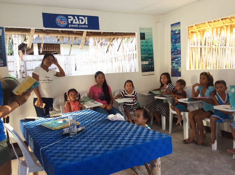 kids reading evolution dive resort