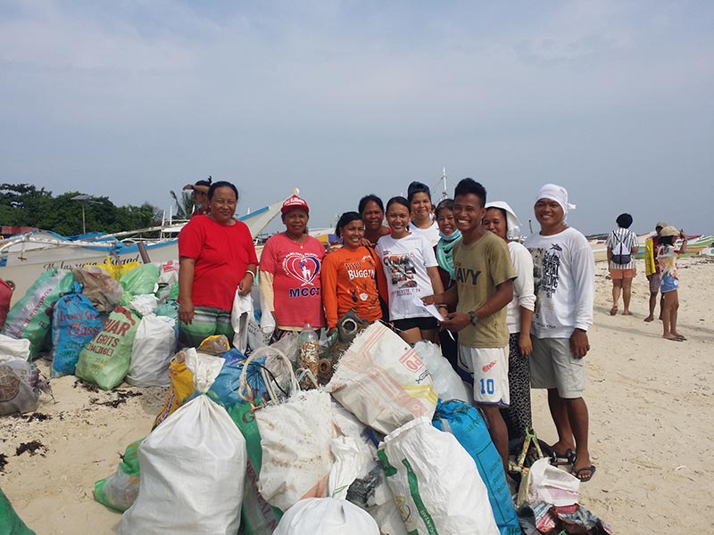 coastal cleanup malapascua philippines